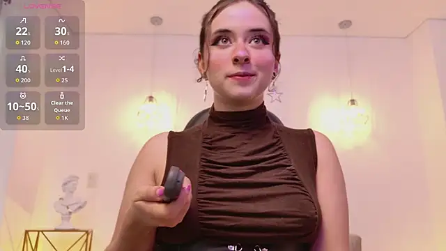 Snapshot of Mia_wee chatting on September 19, 2025, 6:52 pm Mia wee online show from September 19, 2025, 6:52 pm