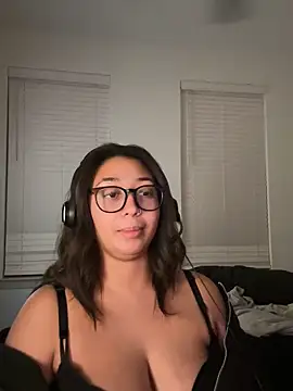 Snapshot of minhaa_gamer chatting on October 11, 2025, 10:14 am minhaa gamer online show from October 11, 2025, 10:14 am
