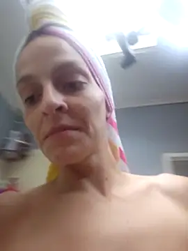 Snapshot of amymatthews92 chatting on October 10, 2025, 8:19 pm amymatthews92 online show from October 10, 2025, 8:19 pm