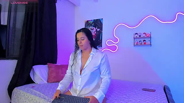 Snapshot of Dilan_and_Mia chatting on November 7, 2025, 2:33 am Dilan and Mia online show from November 7, 2025, 2:33 am