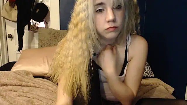 Snapshot of RubySmoke chatting on September 18, 2025, 7:10 am RubySmoke online show from September 18, 2025, 7:10 am