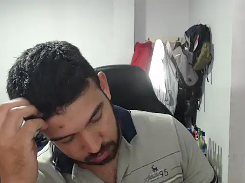 Snapshot of Axel11113 chatting on October 3, 2025, 3:36 am Axel11113 online show from October 3, 2025, 3:36 am