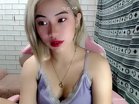 Snapshot of Rainea149 chatting on November 1, 2025, 4:36 am Rainea149 online show from November 1, 2025, 4:36 am