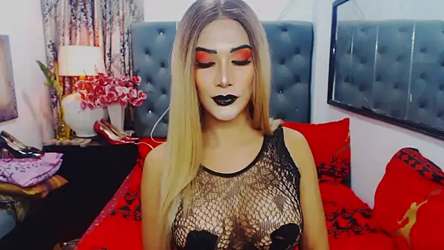 Snapshot of Mistress4fun chatting on October 29, 2025, 7:32 am Mistress4fun online show from October 29, 2025, 7:32 am