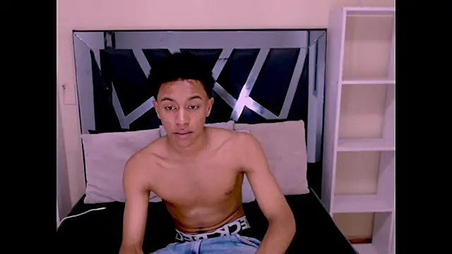 Rocco Grey online show from October 3, 2025, 8:17 pm