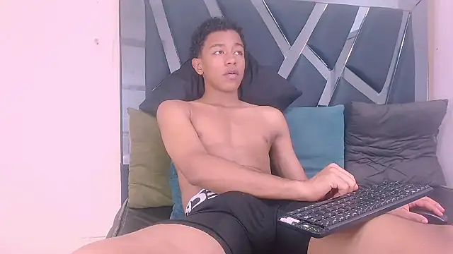 Rocco Grey online show from October 16, 2025, 7:48 pm