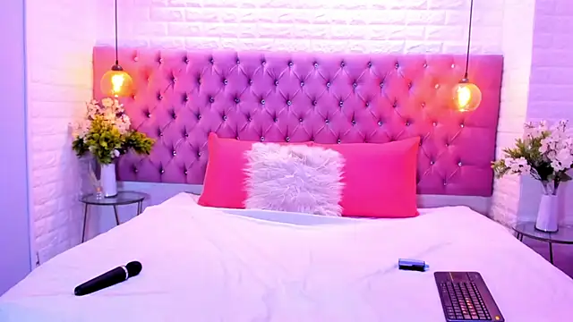 Snapshot of amber_sparkle chatting on September 19, 2025, 12:50 pm amber sparkle online show from September 19, 2025, 12:50 pm