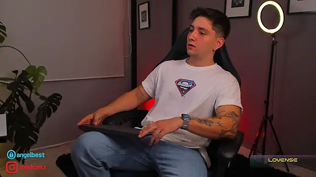 Snapshot of IamAngelCamilo chatting on September 12, 2025, 12:33 am IamAngelCamilo online show from September 12, 2025, 12:33 am