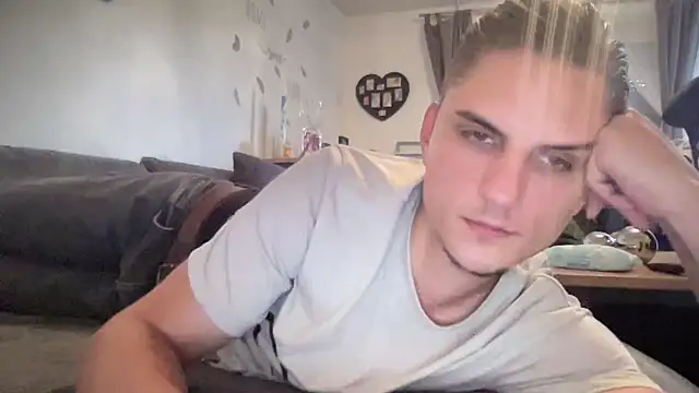 Snapshot of Sweetbooy90 chatting on September 30, 2025, 7:46 am Sweetbooy90 online show from September 30, 2025, 7:46 am