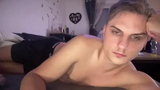 Snapshot of Sweetbooy90 chatting on October 14, 2025, 9:59 pm Sweetbooy90 online show from October 14, 2025, 9:59 pm