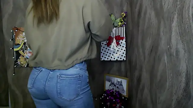 Snapshot of Linda_S_ chatting on October 7, 2025, 11:18 am Linda S  online show from October 7, 2025, 11:18 am