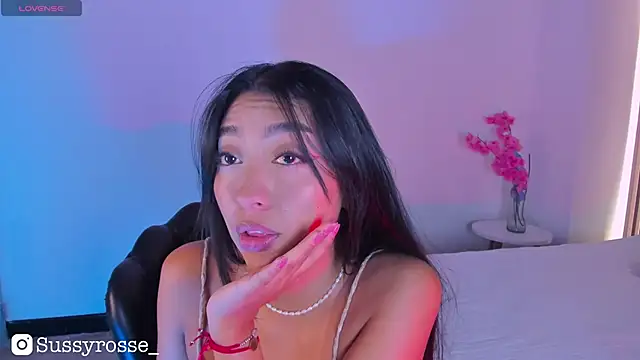 Snapshot of Sussyrosse_ chatting on October 5, 2025, 2:10 am Sussyrosse  online show from October 5, 2025, 2:10 am