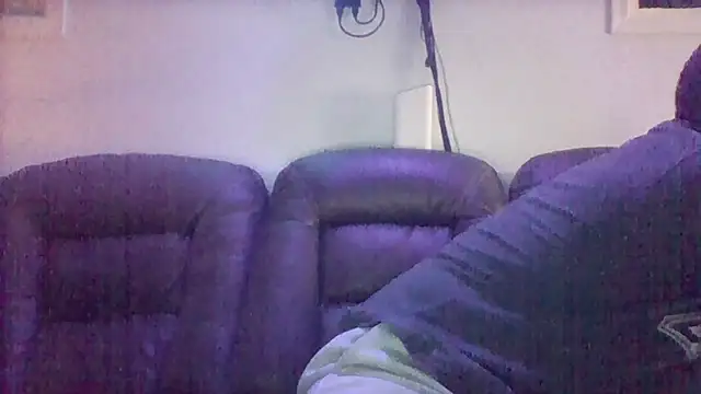 Snapshot of Dico420 chatting on October 16, 2025, 3:24 pm Dico420 online show from October 16, 2025, 3:24 pm