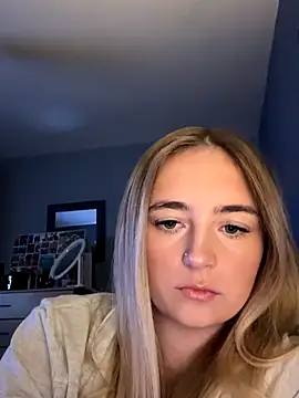 Snapshot of skye_salvagex7 chatting on October 18, 2025, 12:39 pm skye salvagex7 online show from October 18, 2025, 12:39 pm