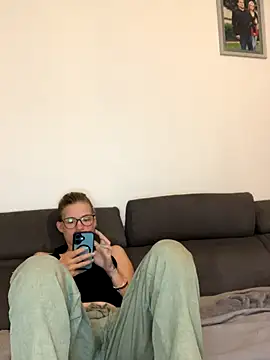 Snapshot of Lesamantssexy chatting on November 2, 2025, 1:35 pm Lesamantssexy online show from November 2, 2025, 1:35 pm