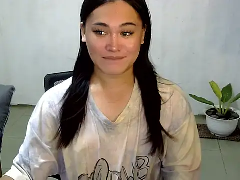 Snapshot of Annierose_ts chatting on October 28, 2025, 6:21 pm Annierose ts online show from October 28, 2025, 6:21 pm