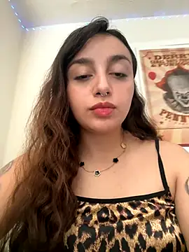 Snapshot of CharmingMaddie chatting on September 14, 2025, 5:12 pm CharmingMaddie online show from September 14, 2025, 5:12 pm