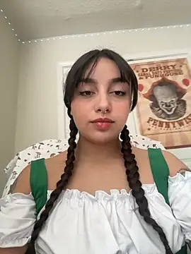 Snapshot of CharmingMaddie chatting on September 20, 2025, 3:02 pm CharmingMaddie online show from September 20, 2025, 3:02 pm