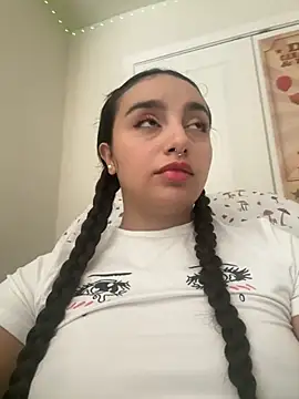 Snapshot of CharmingMaddie chatting on September 23, 2025, 2:42 pm CharmingMaddie online show from September 23, 2025, 2:42 pm