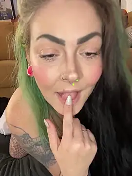 Snapshot of ninabobina666 chatting on October 27, 2025, 2:54 pm ninabobina666 online show from October 27, 2025, 2:54 pm