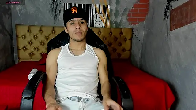 Snapshot of X_Hache_X chatting on October 24, 2025, 7:10 pm X Hache X online show from October 24, 2025, 7:10 pm
