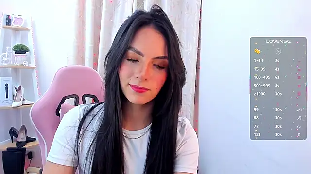 Snapshot of sarah_saenz_ chatting on October 9, 2025, 3:37 am sarah saenz  online show from October 9, 2025, 3:37 am
