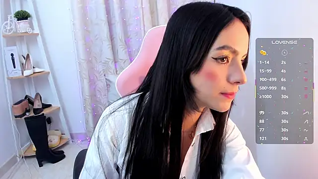 Snapshot of sarah_saenz_ chatting on October 16, 2025, 4:02 am sarah saenz  online show from October 16, 2025, 4:02 am