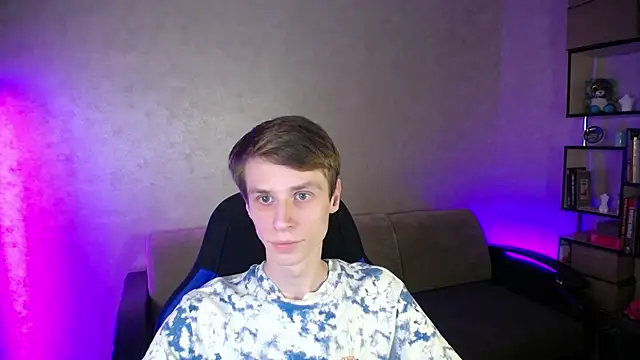 Snapshot of yes_cute_boy_ chatting on October 16, 2025, 8:43 pm yes cute boy  online show from October 16, 2025, 8:43 pm