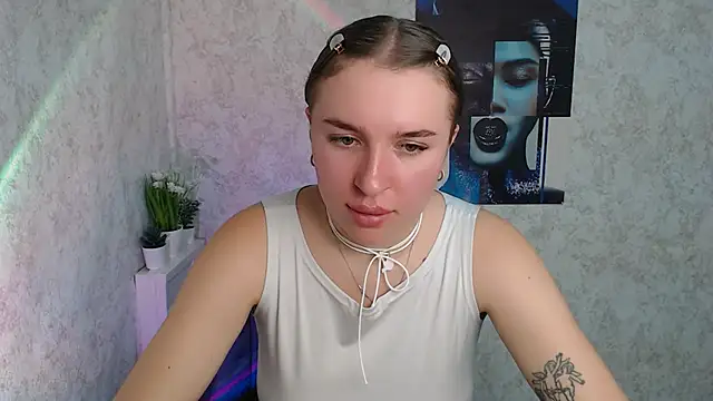 JuliaTopp  online show from October 24, 2025, 6:37 pm