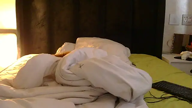 Snapshot of Ivysol chatting on October 17, 2025, 6:27 am Ivysol online show from October 17, 2025, 6:27 am