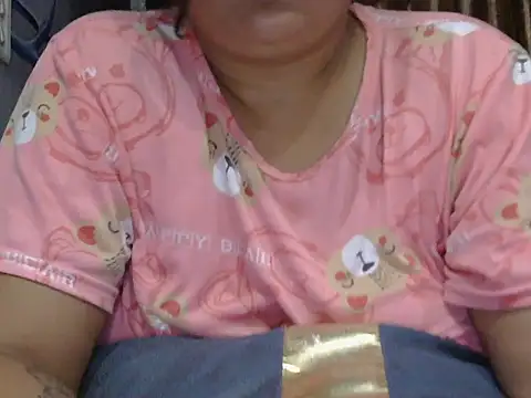 Snapshot of Roxy_sweety_ chatting on September 23, 2025, 12:24 am Roxy sweety online show from September 23, 2025, 12:24 am
