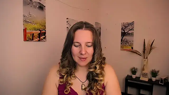 Snapshot of Darklure_ chatting on September 9, 2025, 8:52 pm Darklure  online show from September 9, 2025, 8:52 pm