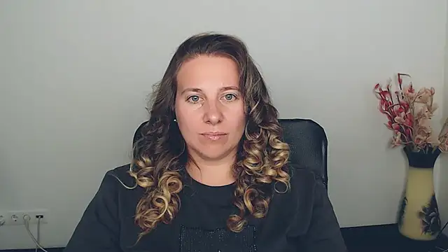 Snapshot of Darklure_ chatting on September 12, 2025, 1:55 pm Darklure  online show from September 12, 2025, 1:55 pm