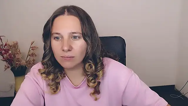 Snapshot of Darklure_ chatting on September 14, 2025, 6:07 pm Darklure  online show from September 14, 2025, 6:07 pm