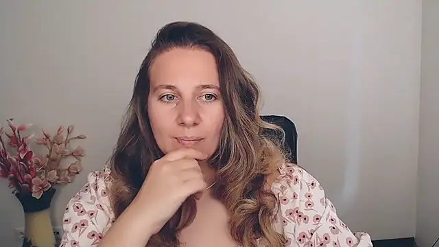 Snapshot of Darklure_ chatting on September 15, 2025, 1:44 pm Darklure  online show from September 15, 2025, 1:44 pm