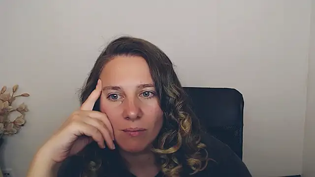 Snapshot of Darklure_ chatting on September 17, 2025, 3:35 pm Darklure  online show from September 17, 2025, 3:35 pm