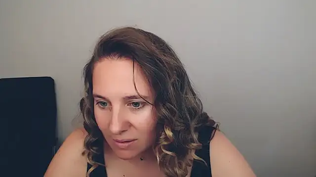 Snapshot of Darklure_ chatting on September 24, 2025, 2:09 pm Darklure  online show from September 24, 2025, 2:09 pm