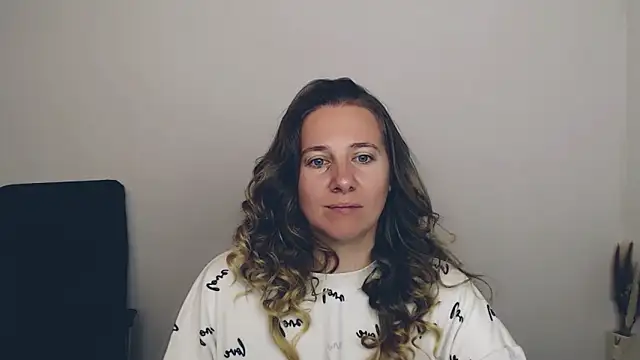 Snapshot of Darklure_ chatting on September 25, 2025, 4:16 am Darklure  online show from September 25, 2025, 4:16 am