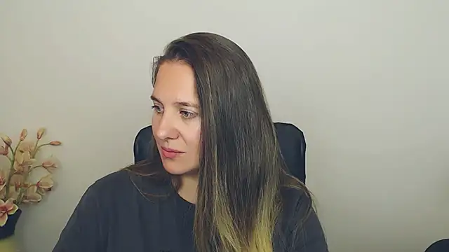 Snapshot of Darklure_ chatting on September 27, 2025, 6:13 pm Darklure  online show from September 27, 2025, 6:13 pm