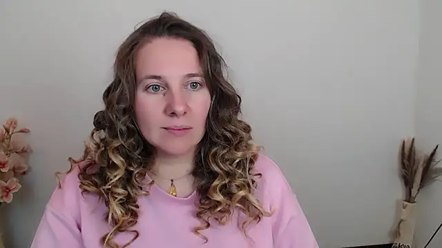 Snapshot of Darklure_ chatting on October 7, 2025, 10:29 pm Darklure  online show from October 7, 2025, 10:29 pm