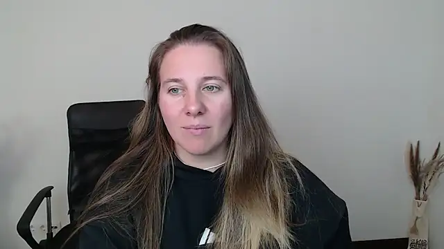 Snapshot of Darklure_ chatting on October 31, 2025, 2:51 pm Darklure  online show from October 31, 2025, 2:51 pm