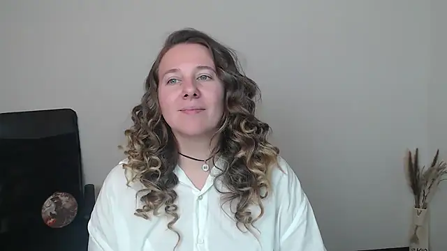 Snapshot of Darklure_ chatting on November 1, 2025, 6:43 pm Darklure  online show from November 1, 2025, 6:43 pm