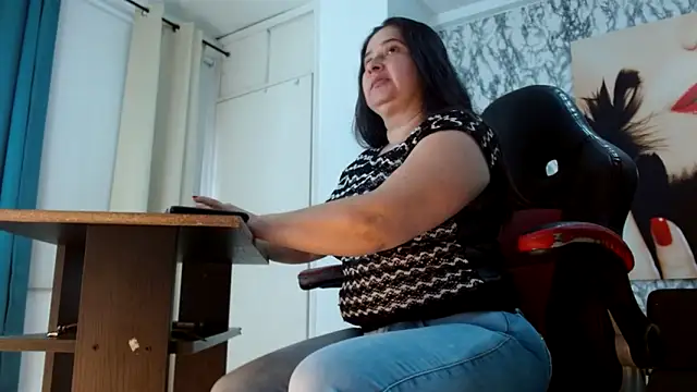 Snapshot of mariani_smith chatting on October 17, 2025, 12:19 pm mariani smith online show from October 17, 2025, 12:19 pm