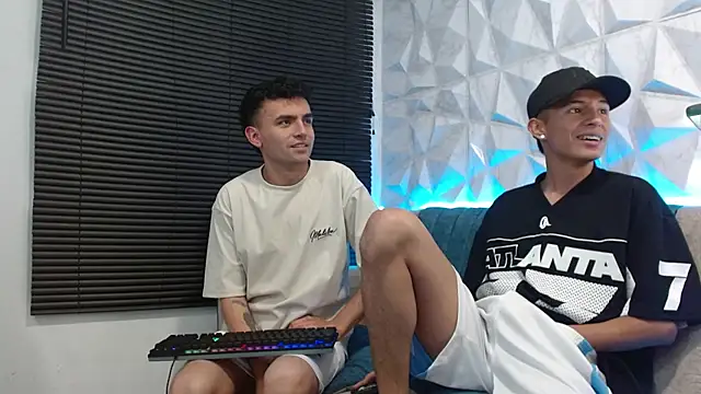 Snapshot of Isaac_tan chatting on October 11, 2025, 4:12 am Isaac tan online show from October 11, 2025, 4:12 am