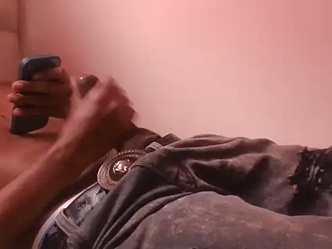 Snapshot of Nicky_2276 chatting on October 28, 2025, 3:47 pm Nicky 2276 online show from October 28, 2025, 3:47 pm