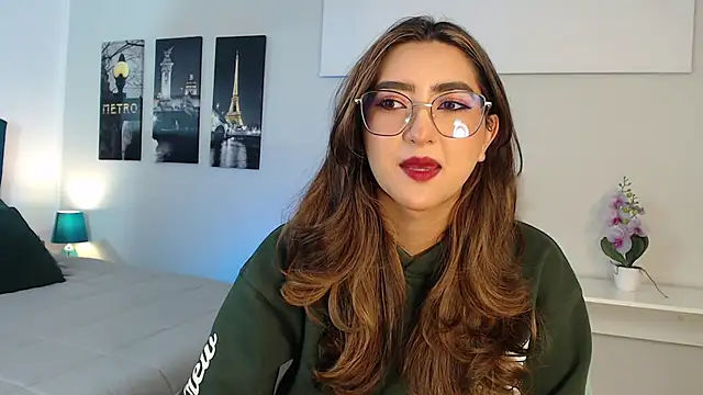 Snapshot of madame_lottie chatting on September 12, 2025, 12:27 pm madame lottie online show from September 12, 2025, 12:27 pm