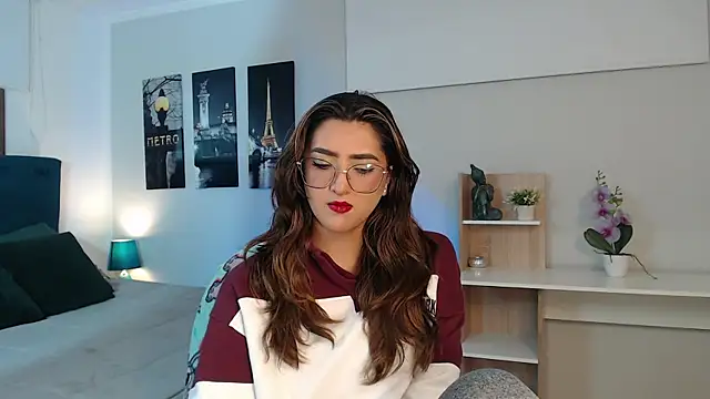 Snapshot of madame_lottie chatting on September 16, 2025, 12:28 pm madame lottie online show from September 16, 2025, 12:28 pm