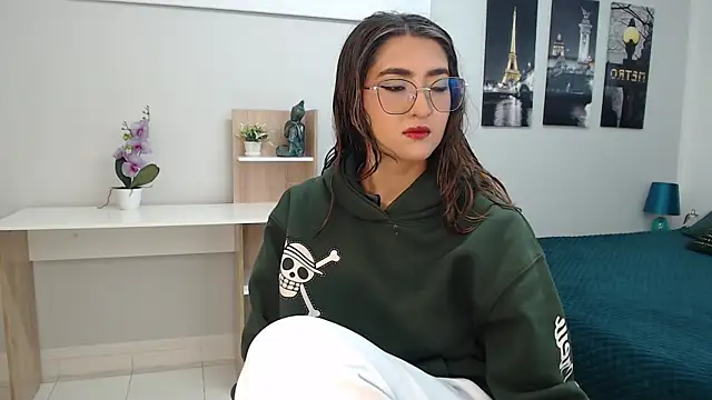 Snapshot of madame_lottie chatting on October 15, 2025, 12:27 pm madame lottie online show from October 15, 2025, 12:27 pm