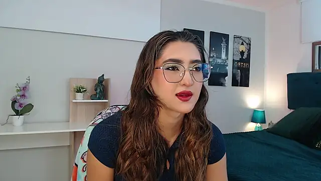 Snapshot of madame_lottie chatting on October 16, 2025, 12:39 pm madame lottie online show from October 16, 2025, 12:39 pm