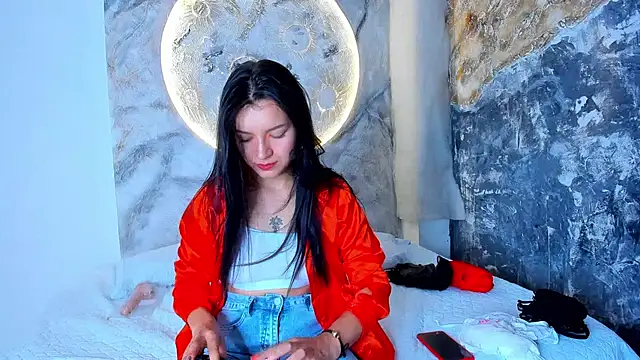 Snapshot of RoxanaBorns_ chatting on October 28, 2025, 12:30 pm RoxanaBorns  online show from October 28, 2025, 12:30 pm